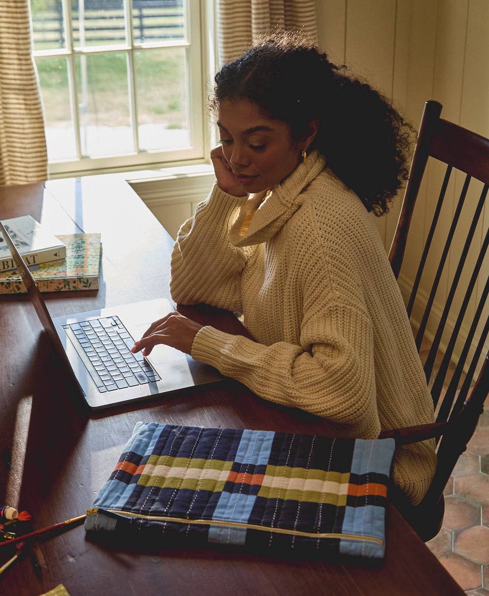 Lattice Quilted Laptop Sleeve - Navy - The Botanical Candle Co.
