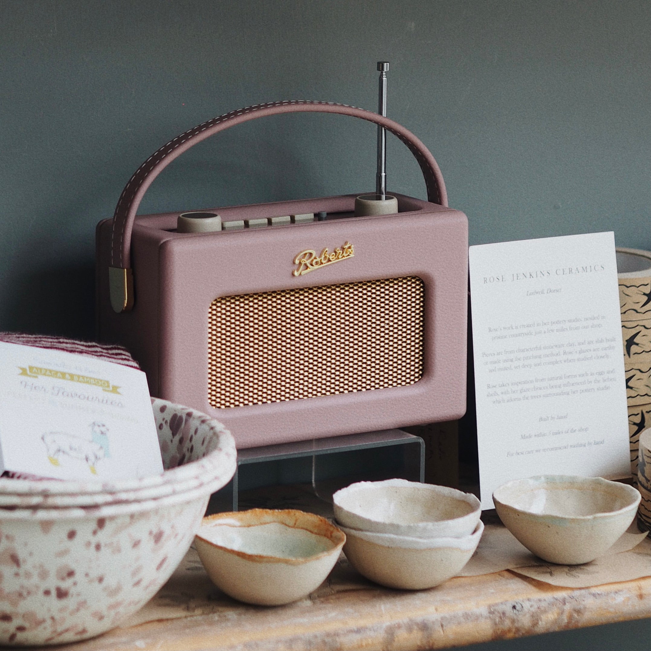 Roberts Revival Uno Bluetooth Radio – The Botanical Candle Co.