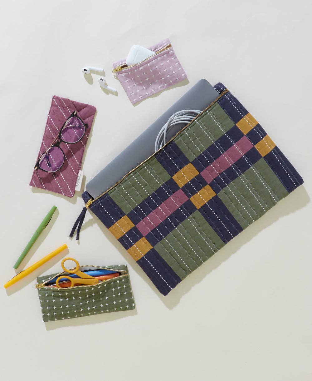 Lattice Quilted Laptop Sleeve - Berry - The Botanical Candle Co.