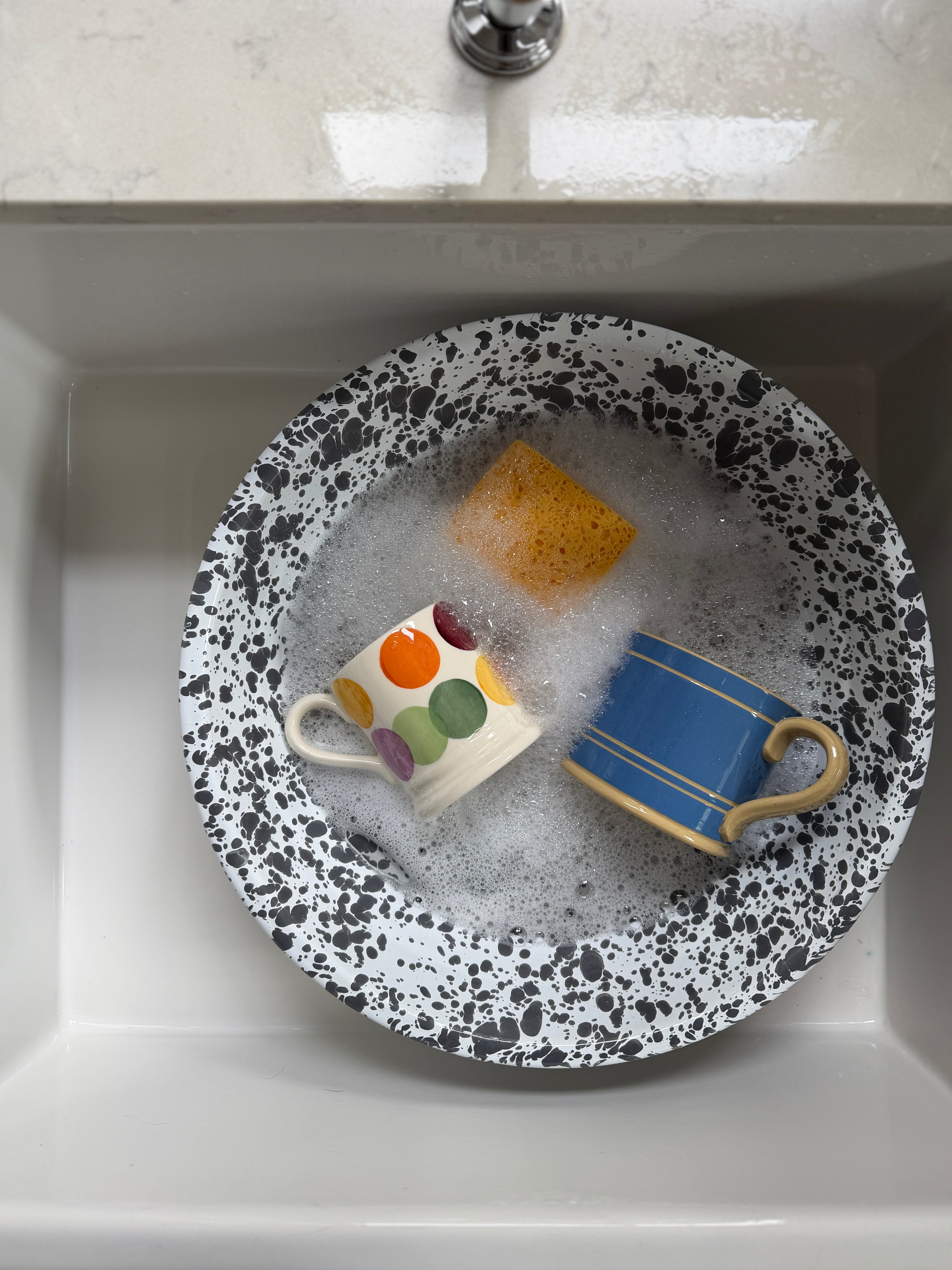 Splatter Enamelware Medium Basin – The Botanical Candle Co.