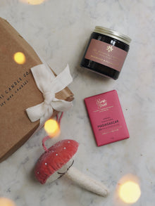  The Rosy Cap Gift Box