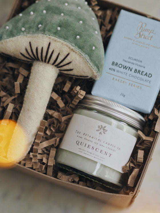 The Frosty Bonnet Gift Box