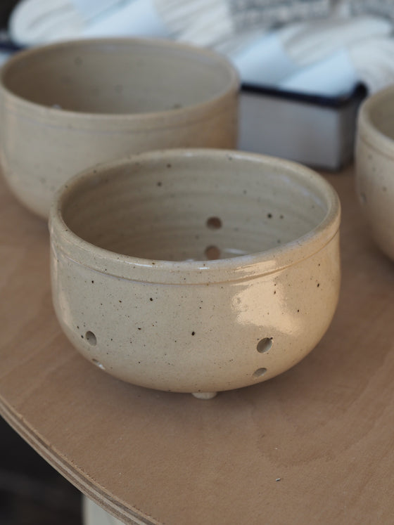 Stoneware Berry Bowl - The Botanical Candle Co.