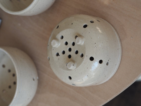 Stoneware Berry Bowl - The Botanical Candle Co.