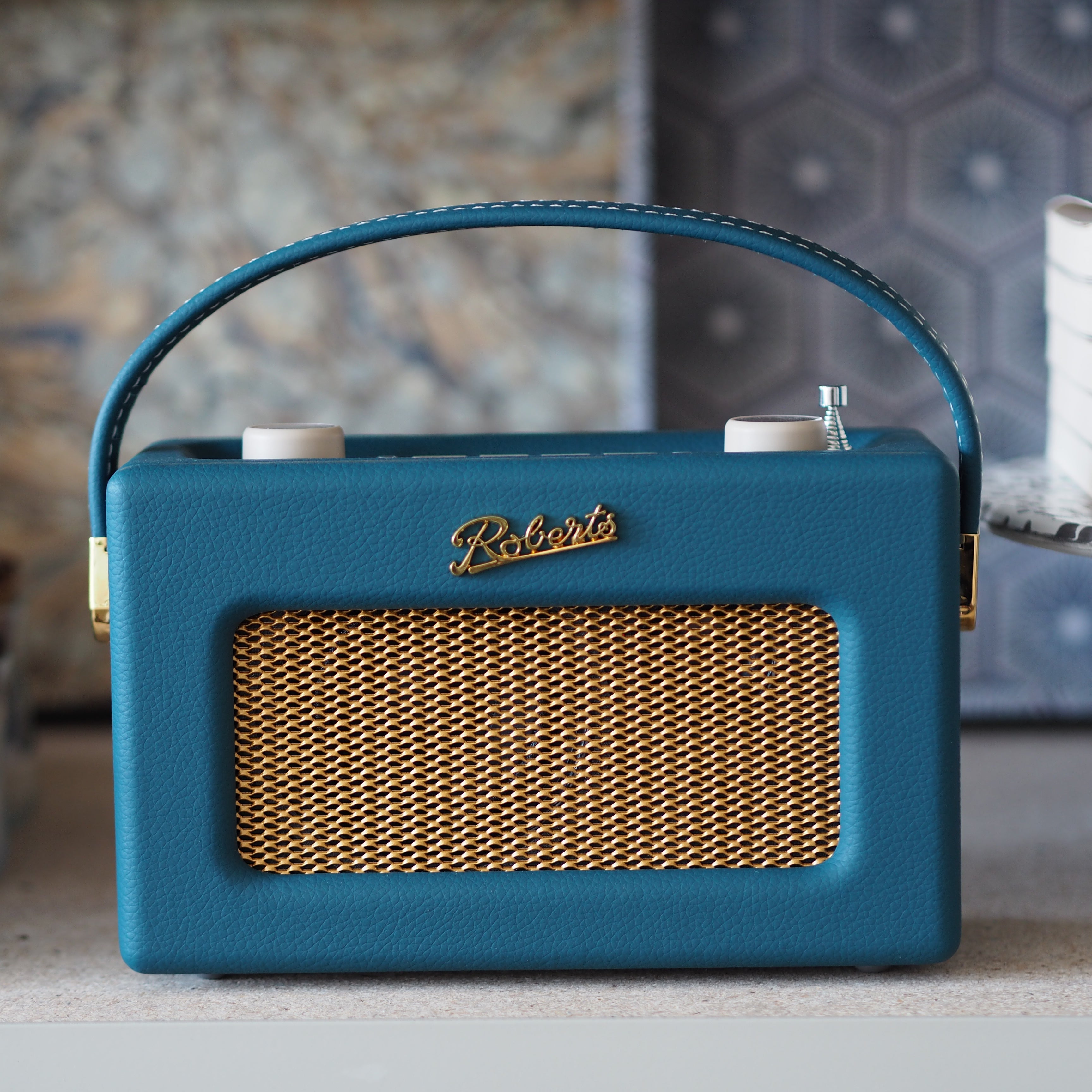 Roberts Revival Uno Bluetooth Radio – The Botanical Candle Co.