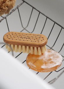  Oak Nail Brush