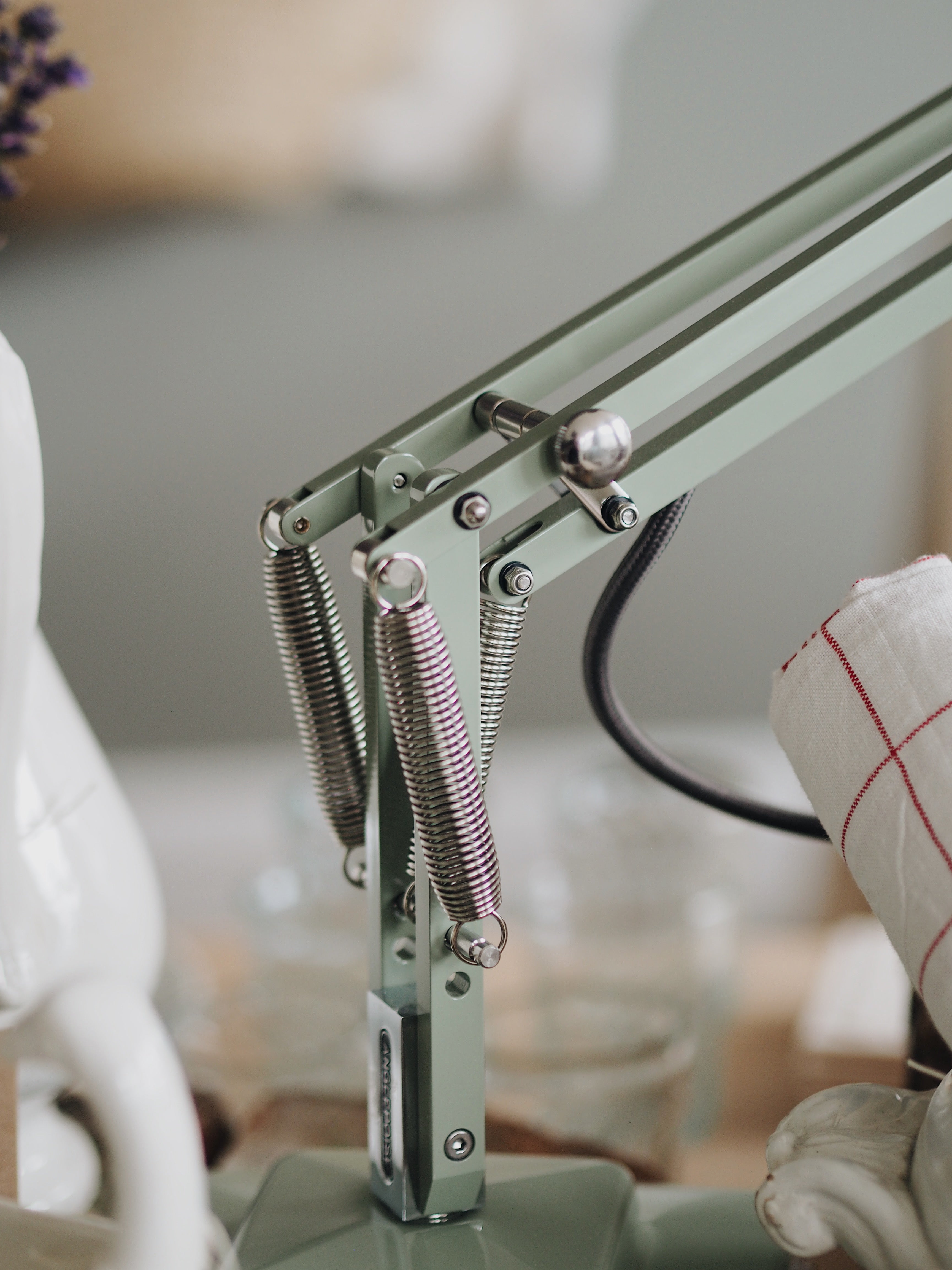 Anglepoise Original 1227 National Trust Edition – The Botanical