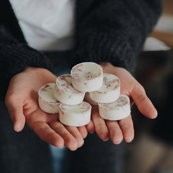 12 Last Light Scented Botanical Soy Wax Melts© - The Botanical Candle Co.